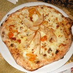 05/06 - Il Boccon Divino - Dragoni (CE) - Quarta Tappa di Pizzarelle a Go Go - la prima pizzarella in degustazione : ai 4 formaggi del 