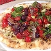 La Catalano - Pomodori datterini, origano di montagna, aglio dell'Ufita, alici di Cetara, olive di Gaeta, basilico, olio extravergine d'oliva. Ingredienti messi a crudo