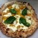 Pizza ai pomodorini gialli (Mozzarella di Agerola , Pomodorini Gialli, Basilico fresco) - -