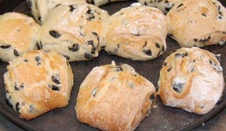 Bocconcini di pane alle olive nere di Gonnosfanadiga