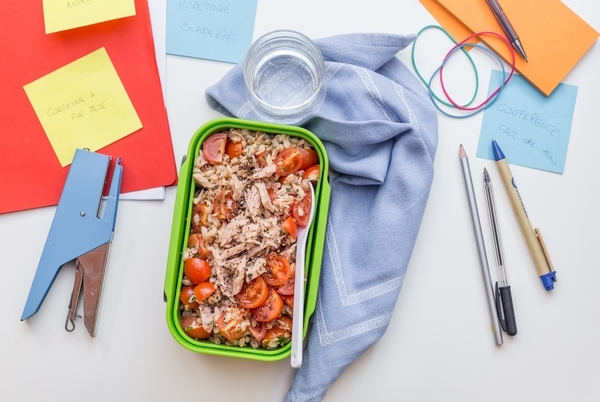 Farro con tonno e pomodori ciliegini