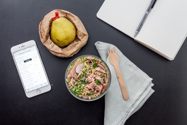 Insalata colorata di quinoa e tonno