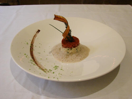 Millefoglie di granchio al limone verde, marmellata di pomodori pepati