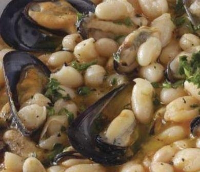 Zuppa di cozze e fagioli con fresella
