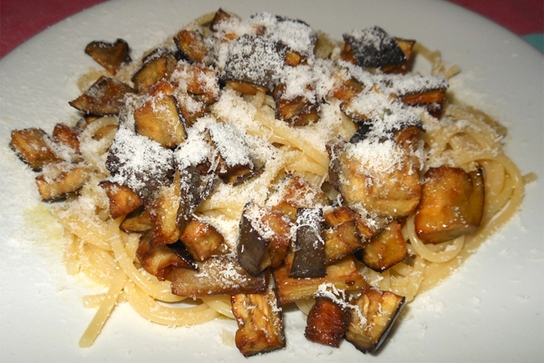 Vermicelli con melanzane fritte