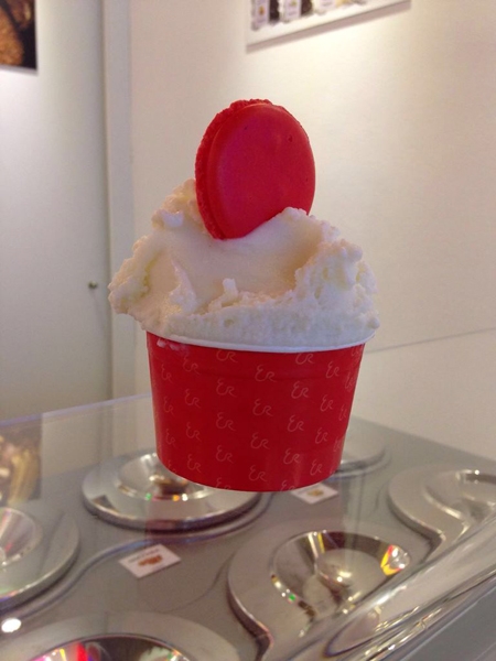 gelato al latte di bufala - immagine in primo piano dell'Articolo: Il nuovo trend in cucina: gelato e «macarons» al latte di bufala immagine in primo piano