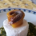 -Bagnet verd piemontese 
con caprino, peperoni ed acciughe  - -