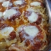 -Nidi di tagliatelle al rag� con ciliegine di bufala - -