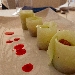 -Sushi - -Sushi di cetriolo e tonno pinna gialla con aceto di lamponi e erba cipollina