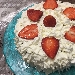 -Torta panna e fragole  - -
-Torta panna e fragole - -la torta panna e fragole � costituita da due strati di pan di Spagna separati al centro, dove � presente uno strato di crema ed uno di fragole; inoltre la torta presenta uno strato di panna tutto intorno e sulla parte superiore, dove sono presenti altri spicchi di fragole.
