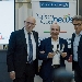 Assegnati gli Italian Food News Award 2022 a chi eleva la tradizione enogastronomica italiana - Il Presidente di Italia Ortofrutta, Gennaro Velardo (a destra) ed Emilio Ferrara, Direttore Terra Orti (a sinistra) premiano il Presidente Onorario di Italia Ortofrutta, Gianni Petrocchi (al centro)

