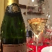 Champagne sua Maest� - -