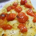 Focaccia con Pomodorino del Piennolo del Vesuvio DOP (fotografia di Luigi Farina) - -
