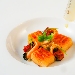 Gnocchi gratinati, brodo di caff�  verde e cozze ripiene - -