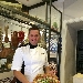 La pizza con la ricetta originale del settecento: lievito madre, farina macinata a pietra e forno a legna secondo Vesi - 