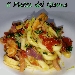 Linguine alla posillipina preparato dallo Chef Antonio Arf� dell'omonima Gastronomia di Napoli - Questo elaborato � ispirato prettamente al territorio e alla stagionalit�.
Il piatto � preparato con ingredienti scelti con cura come il pescato del golfo di Napoli e i preziosi doni del territorio come i pomodorini campani e l'eccezionale pasta di Gragnano. Forchettate di vera bont�, il tutto condito con l'oro giallo evo della penisola sorrentina.