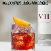 Negroni Italiano, preparato da Federico Leone, Global Brand Ambassador di Seven Hills Gin - Il Negroni � la leggenda dei cocktail italiani. Ha appena compiuto 100 anni ma � tutt'altro che vicino ad un anziano. Forse il cocktail pi� documentato nella Storia e probabilmente il pi� bevuto al mondo! Ha sempre avuto le sue due parti tutte italiane, lo Sweet Vermouth e il bitter. Il suo sapore forte e deciso ha conquistato il palato di migliaia di bevitori, appagati dal sapiente uso degli ingredienti che oggi noi componiamo con la sua ultima parte tutta Italiana, il Seven Hills Italian Dry Gin, che nasce proprio per completare questo storico drink con l'ultima parte che gli mancava, il Gin Italiano!
Di questo drink � presente la ricetta nelle 