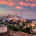 Ostuni - -Immagine della citta di Ostuni con vista adriatico
