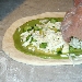 Pizza con broccoli, fior di latte, peperone crusco e formaggio mandarone
 - -