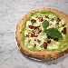 Pizza con broccoli, fior di latte, peperone crusco e formaggio mandarone
 - -