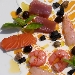 Caprese di pesce e di crostacei - -