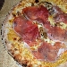 Pizza porcini, crudo e zucca - -
