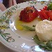 Mozzarella, pomodoro e peperone imbottito. - -