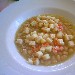Fagioli di Corleto e gamberi con dadini di pane. - -