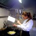 Fernanda D'Esposito ai fornelli nella cucina del Ristorante Da Donna Fernanda di Nerano - Massa Lubrense (NA) - -