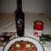 Pizza di tritato alla marinara con Pomodori San Marzano dell'Agro sarnese-nocerino DOP Casa Barone con vino abbinato Terre di Ginestra 651 Nero d'Avola/Syrah 2009 dell'Azienda Calatrasi di Palermo - foto Luigi Farina