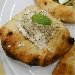06/02/2015 - Prima Tappa Pizzarelle a Go Go - Pizzeria Carmnella - Napoli - Terza Pizzarella preparata da Vincenzo Esposito: ricotta cestino, cicoli di maiale, pepe nero e basilico - -
