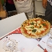 Settima Tappa di Pizzarelle a Go Go - Pizzeria Bella Napoli - Acerra (NA) - La Prima Pizzarella: Margherita (pomodoro San Marzano DOP Agigenus, fiordilatte caudino, basilico, parmigiano reggiano DOP, pecorino romano DOP, olio EVO), preparata da Vincenzo Di Fiore - -