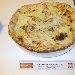 Settima Tappa di Pizzarelle a Go Go - Pizzeria Bella Napoli - Acerra (NA) - Sesta Pizzarella: Cacio e pepe tartufata con lardo di maiale nero de La Sonnina, preparata da Stefano Bartolucci - -