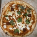 08/10 - 8� Tappa di Pizzarelle a Go Go - Pizzeria Tutino - Napoli - Prima Pizzarella: Pizzarella con rag� alla genovese, polpettine di chianina, affumicato e basilico, preparata da Vincenzo Galizia - -