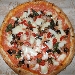 08/10 - 8� Tappa di Pizzarelle a Go Go - Pizzeria Tutino - Napoli - Seconda Pizzarella: Pizzarella con salsa rosa, cotto, melanzane, fior di latte, pomodorini del Vesuvio, preparata da Carmine Anzaloni - -
