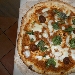 08/10 - 8� Tappa di Pizzarelle a Go Go - Pizzeria Tutino - Napoli - Pizzarella con rag� alla genovese, polpettine di chianina, affumicato e basilico, preparata da Vincenzo Galizia - -