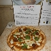 08/10 - 8� Tappa di Pizzarelle a Go Go - Pizzeria Tutino - Napoli - Pizzarella con rag� alla genovese, polpettine di chianina, affumicato e basilico, preparata da Vincenzo Galizia - -