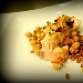 Sospiro di Venere:
salmone a vapore con croccante di cardoncelli, morette, gocce di zucchine, ceci, farro e lenticchie soffiati, timo selvatico.

