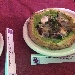 -pizza elogio alla primavera - Elogio alla Primavera con crema di carciofi, asparagi sbollentati, cipollotti in agrodolce e ricotta di pecora preparata dagli allievi delle Scuole della Citt� del Gusto di Napoli
