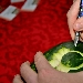 03/05 - Seconda Edizione delle Olimpiadi del Gusto - Salone exp� - Esibizione di intaglio di vegetali - con lo chef Domenico Lucignano - Fotografia di Carlo Nobili