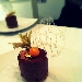 Mousse al cioccolato e cannella su biscotto all'amaretto - -