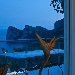 Ristorante I Quattro Passi - Nerano (Na) - Uno sguardo sul mare ha suggerito il motivo del progetto. E' nata cos� un'architettura ornata di opere disegnate ad hoc, con la luce a rappresentarne il battito cardiaco e il mare a fare da cornice. In un attimo l'ospite � immerso in uno scenario surreale, sospeso tra sogno e realt�.