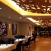 Ristorante Tre Olivi (Paestum - SA) - Il ristorante di successo sfrutta le qualit� emozionali della luce per differenziarsi. Al ristorante Tre Olivi di Paestum un allestimento e un'illuminazione non convenzionali fanno percepire il luogo come elegante ed esclusivo. Cibo, luce e atmosfera plasmano uno spazio in cui vivi emozionanti esperienze di gusto, da ripetere e da raccontare agli altri.