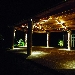 Ristorante La Sirena (Durazzano - BN) - L'illuminazione si modifica gradualmente: da una condizione iniziale di luce d'ambiente, che esalta le caratteristiche architettoniche del luogo, si passa, verso la parte centrale della serata, a livelli di intensit� minori atti a favorire la vista sul giardino e ad esaltare la luce delle candele sul tavolo.