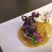 Hamburger di maialino da latte, salsa di fichi e patata viola croccante - -