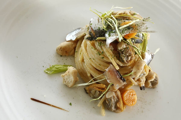 Ultima fotografia inserita: Ricetta inserita su spaghettitaliani.com da Salvatore Gargiulo: Spaghettone con vongole veraci selvatiche, sarde marinate, lattuga di mare e tarallo Ultima fotografia inserita: Ricetta inserita su spaghettitaliani.com da Salvatore Gargiulo: Spaghettone con vongole veraci selvatiche, sarde marinate, lattuga di mare e tarallo